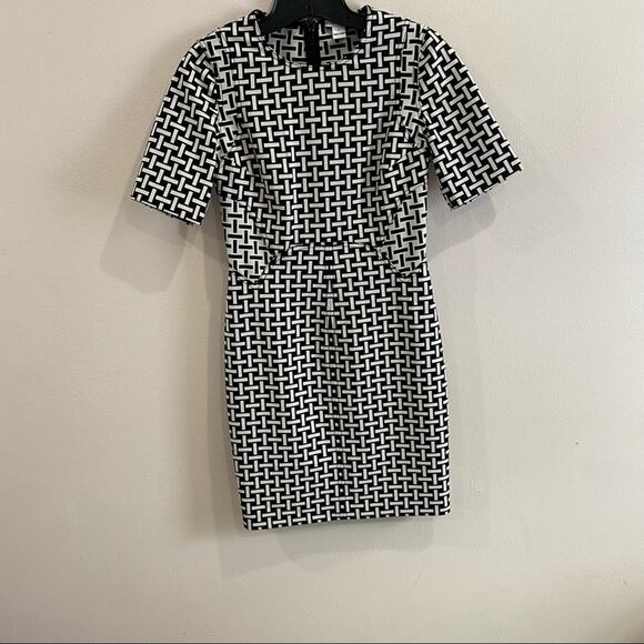 DVF Diane Von Furstenberg Geometric Black White Sheath Dress Size 4 Work Chic - Picture 7 of 15